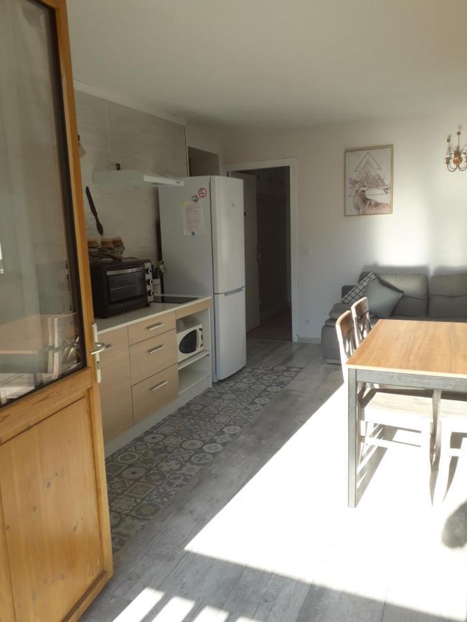 Enclos savoyard Appartement meublé 1chambre 1 canapé lits 3personnes Grand-Aigueblanche Extérieur photo